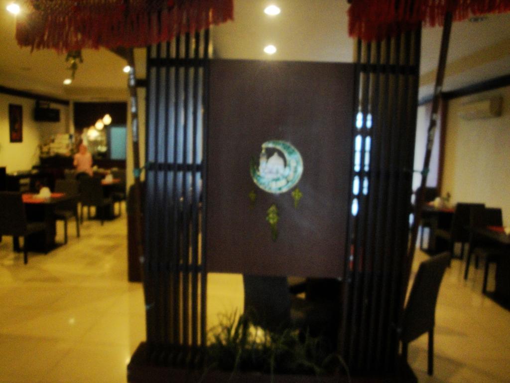 Imperial Hotel Kendari Экстерьер фото