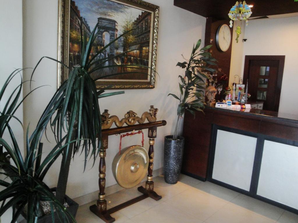 Imperial Hotel Kendari Экстерьер фото