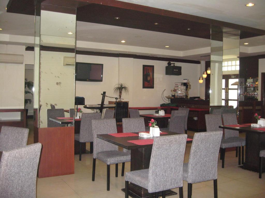 Imperial Hotel Kendari Экстерьер фото