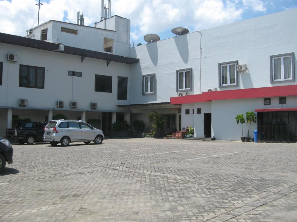 Imperial Hotel Kendari Экстерьер фото